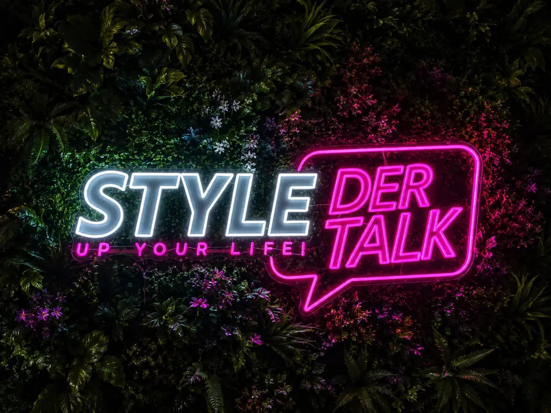 Neon sign for the hair salon Style der Talk